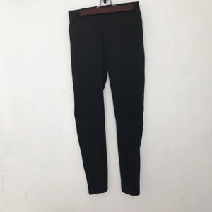 Fabletics High-Waisted Powerhold Legging - M